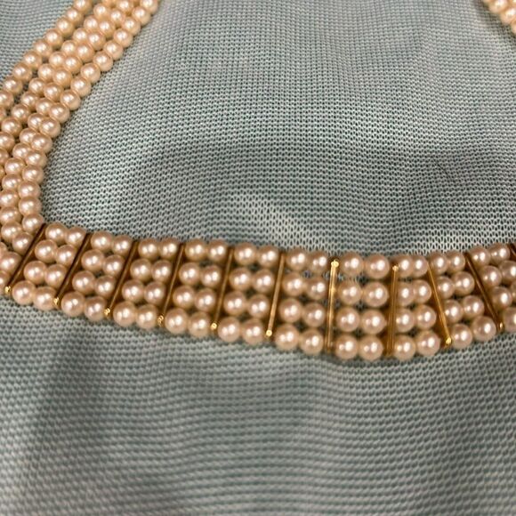 Monet Cream Necklace Elegant Jewelry - Picture 6 of 10